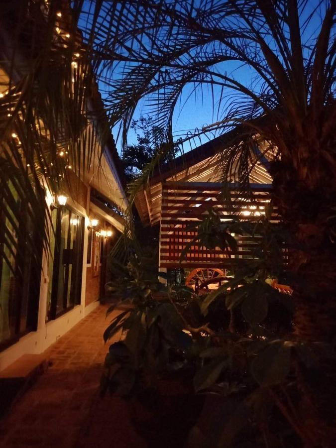 Baan B&B Sukhothai Buitenkant foto